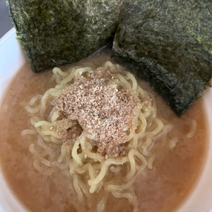 『焼肉のタレ』で時短激うま味噌ラーメン!!